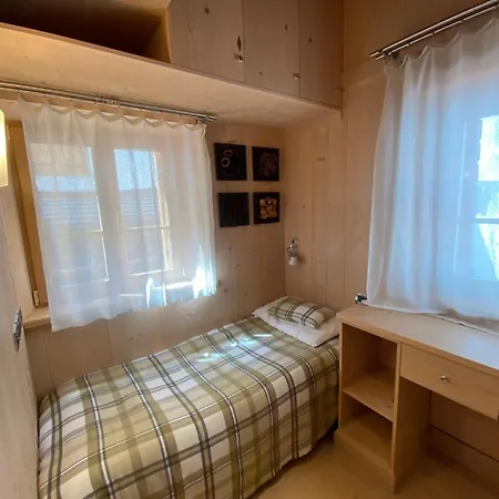 别墅 Zubiana 科尔蒂纳丹佩佐